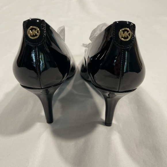 Michael Kors | NWT | Alina Flex Black Patent Leather Mid Heel | Size 7 - Picture 5 of 11